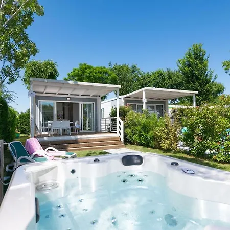 Villaggio Adria * カザル・ボルセッティ